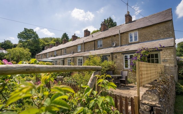 Stunning 2-bed Cottage in Fordwells