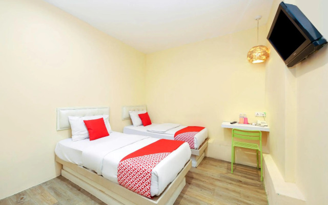 OYO 479 The Green Hotel