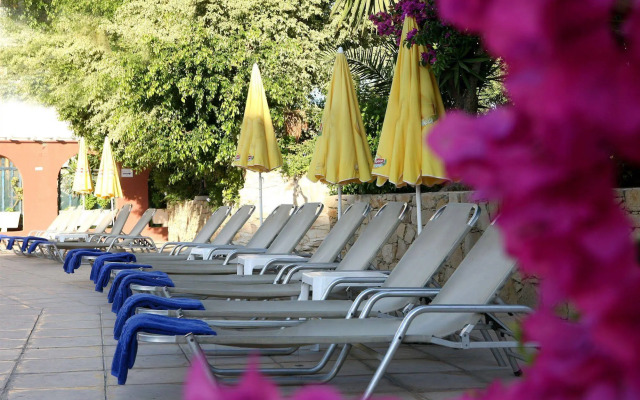 Navarria Hotel