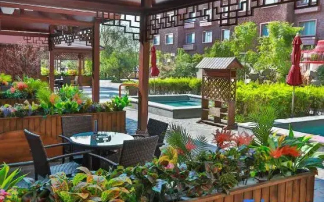 Chang Baishan Dynasty Holy Land Hot Spring Hotel