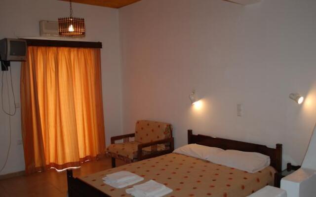 Manos Apartments
