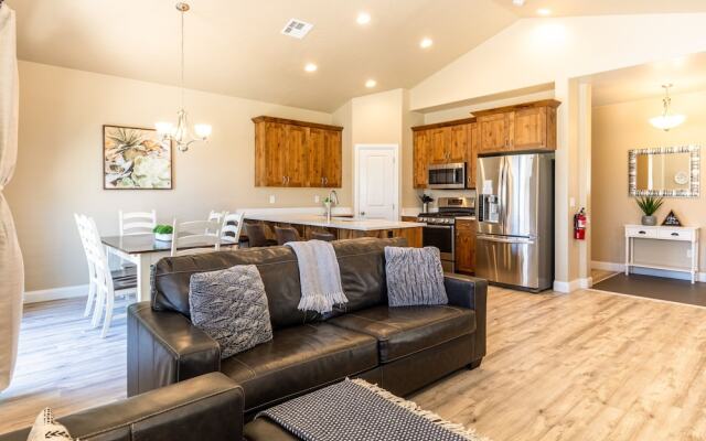 Poolside 3 Bedroom Apts by RedAwning