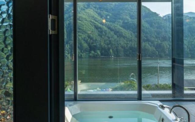 Riversky Pension