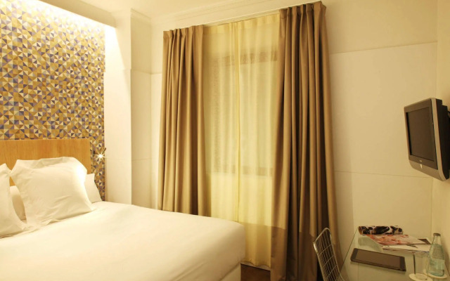 Chic & Basic Velvet Hotel