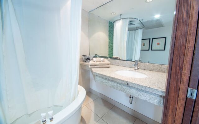 Strand Ocean Dr Suites by SV Rentals