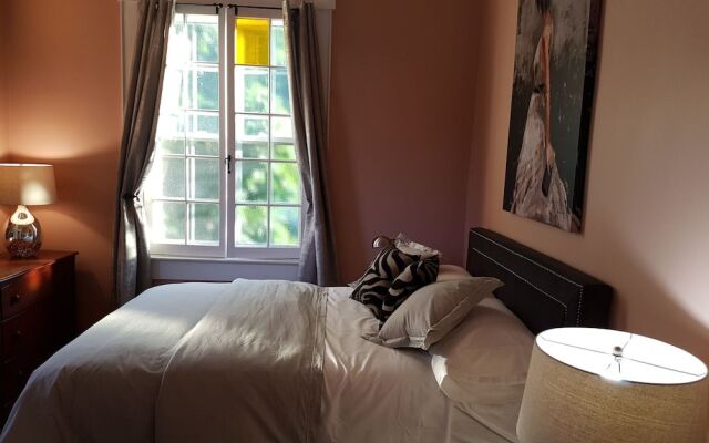 Green Door B&B Brockville