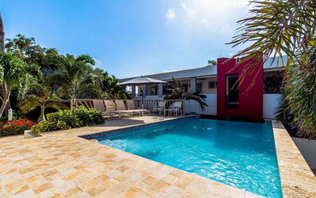 Quiet Cozy Central Close to the Beach Pool