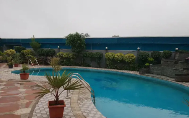 FabHotel 7th Cloud AB Road