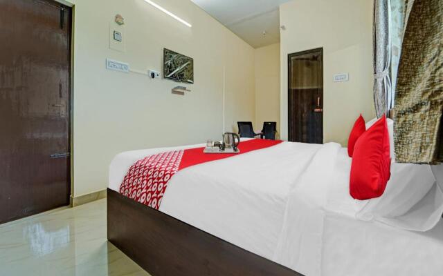 OYO Flagship 702142 Hotel Everest Grand