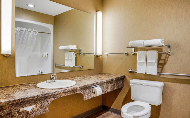 Days Inn & Suites by Wyndham West Edmonton