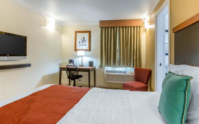 Le Consulat, An Ascend Collection Hotel