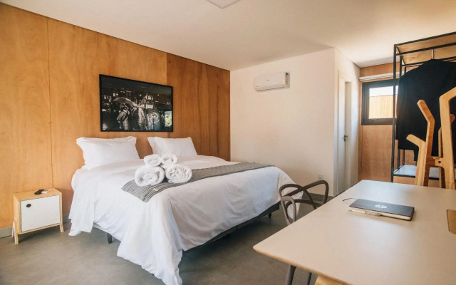 Hotel 1948