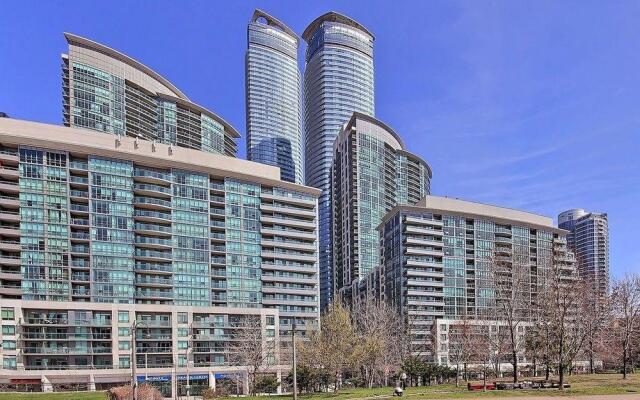 QuickStay - Luxury Condo (CN Tower View)