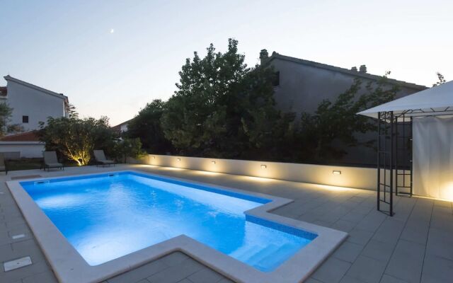 Seaside Villa in Zadar With Swimming Pool