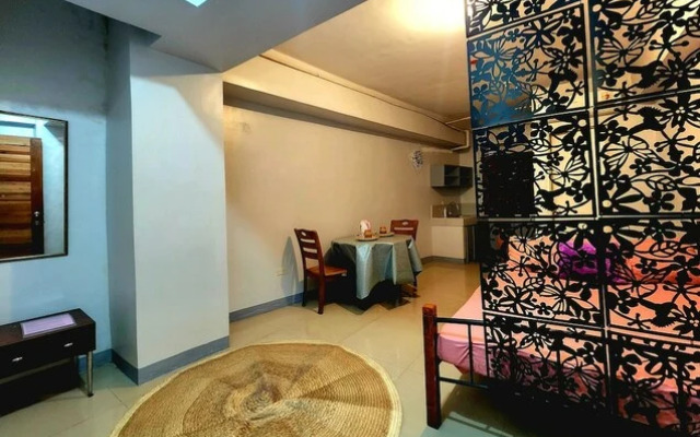 Budget Backpackers  Near Airport