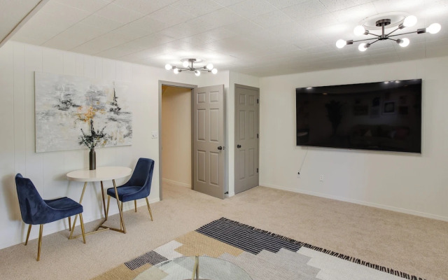 Updated Tacoma Home w/ Fire Pit!