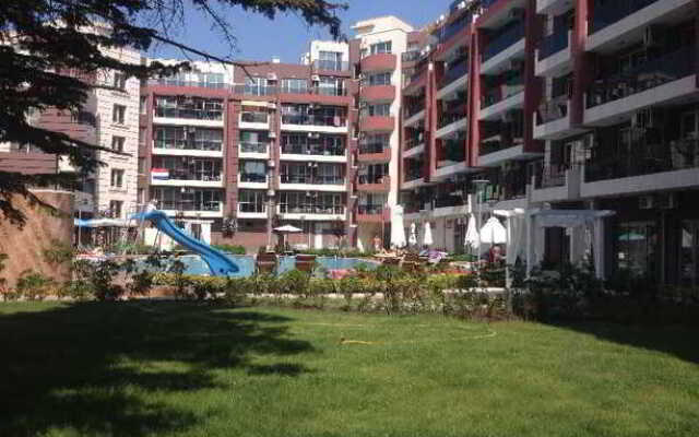 Admiral Plaza