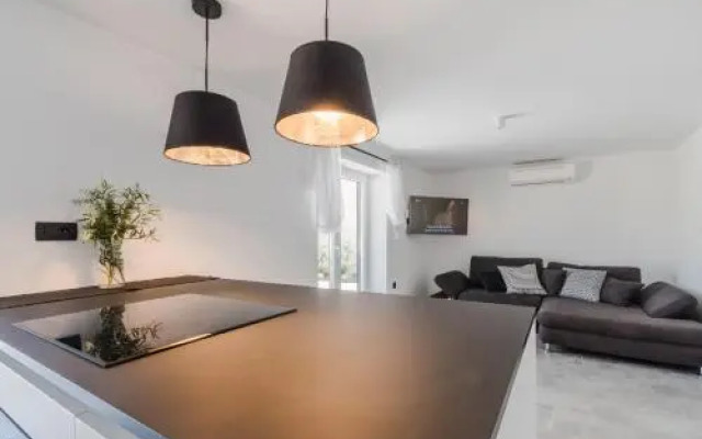 Five Bedroom Holiday Home In Kornic