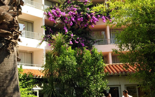 Le Domaine du Mas Blanc by Popinns