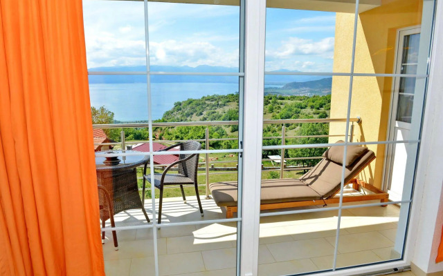 Villa Velestovo