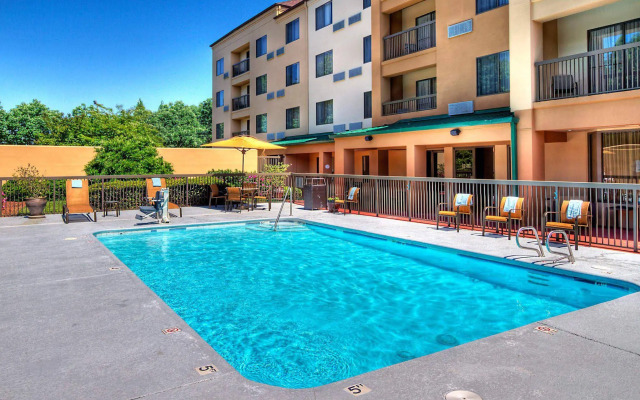 Courtyard by Marriott Burlington