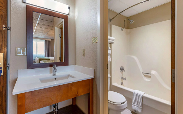 Comfort Inn & Suites Gateway to Glacier National Park