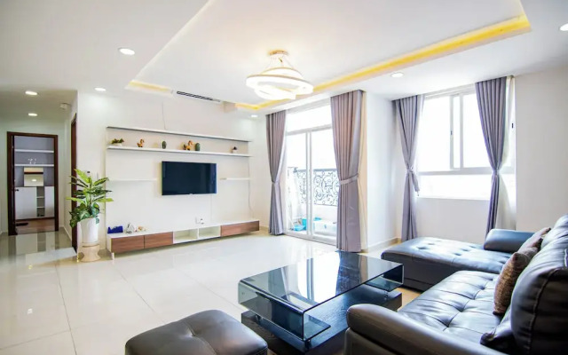 Le Places The Grand Riverside Saigon Apartment