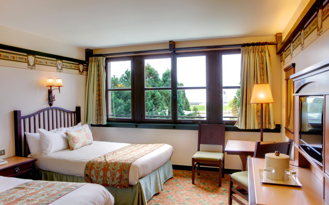 Disney Sequoia Lodge