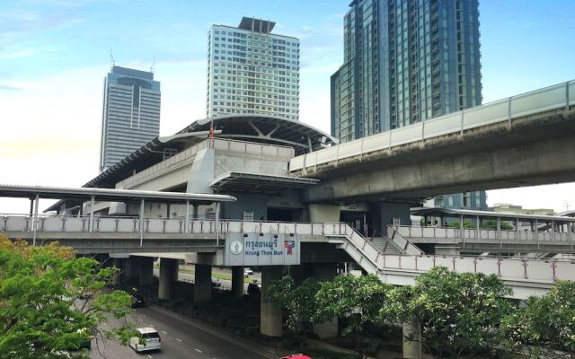 Bangkok Sanookdee - Adults Only