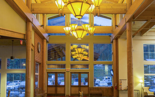 Holland America Denali Lodge