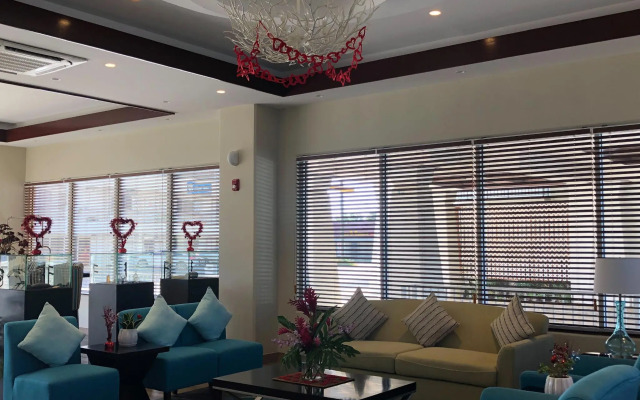 Surfrider Resort Hotel
