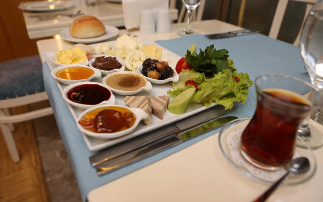 Grand Nora Hotel