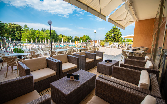 Arena Hotel Holiday