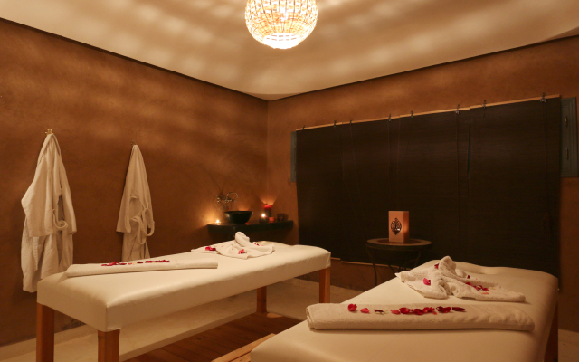 Shems Moon Lodge & Spa