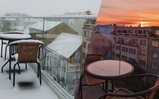 Cozy Apartment with Big Terrace - Karlín