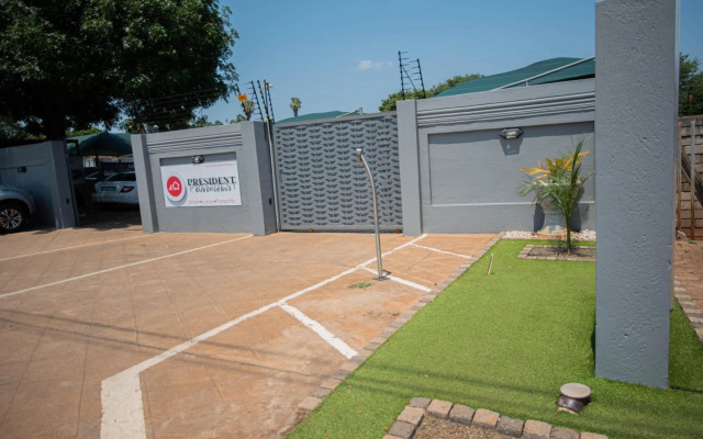 President Guest Lodge