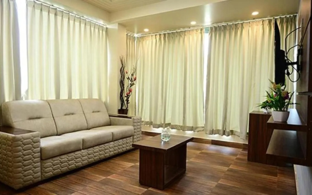 FabHotel Grand Falcon