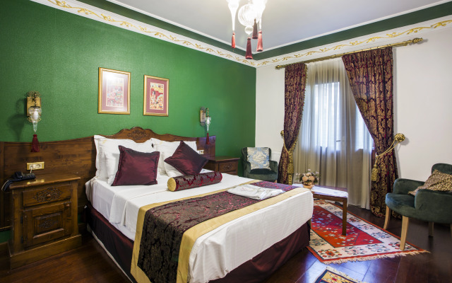 Rose Garden Suites