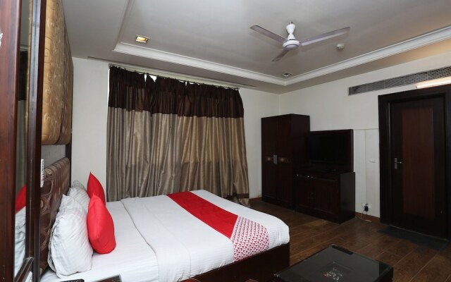 The Grand Hotel by OYO Rooms