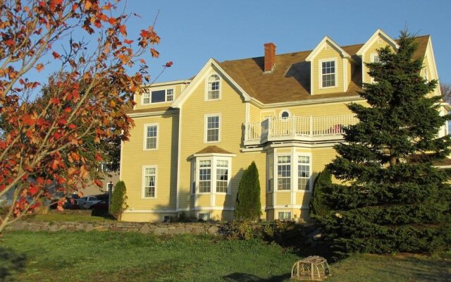 Louisbourg Harbour Inn