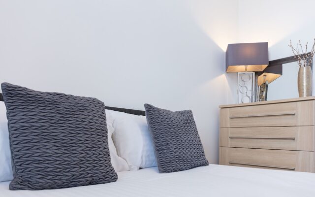 Eagleton Residence - Donnini Apartments