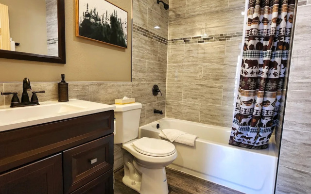 Inn on Fall River & Fall River Cabins