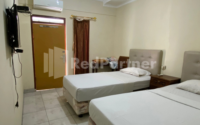 Hotel Kurnia @ Jln Pemuda Blora RedPartner – Guest Rooms – Blora