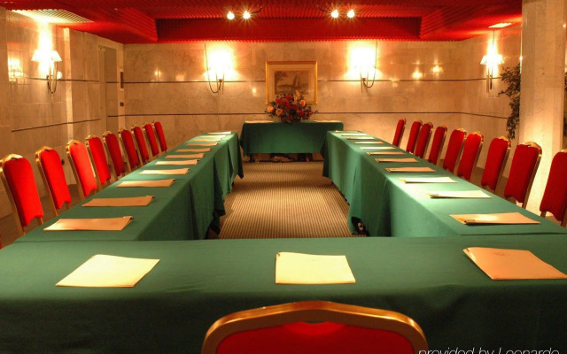 River Château Hotel