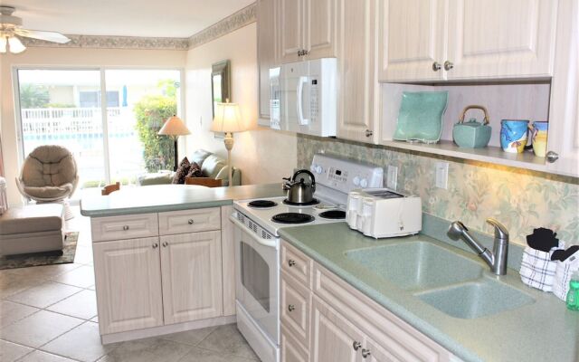 Jamaica Royale - 008 - 1 Br Apts