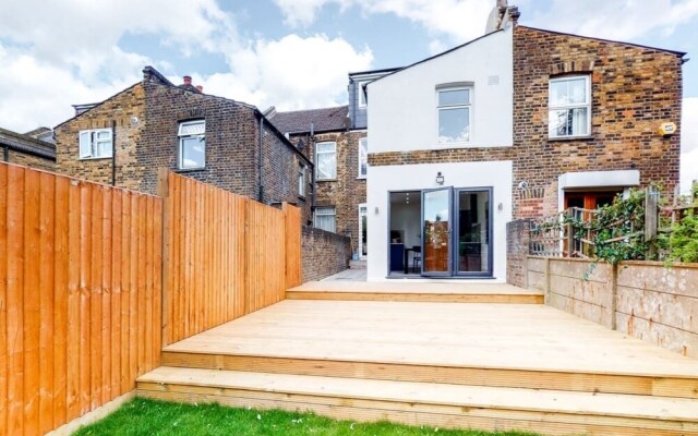 The Harlesden Hideaway - Elegant 4bdr House With Garden