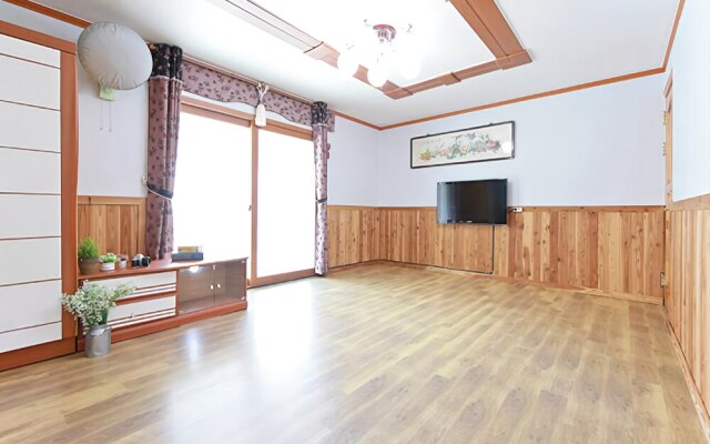 Muju Imperial Family Pensiion