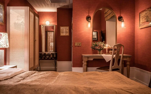 Victory Hotel