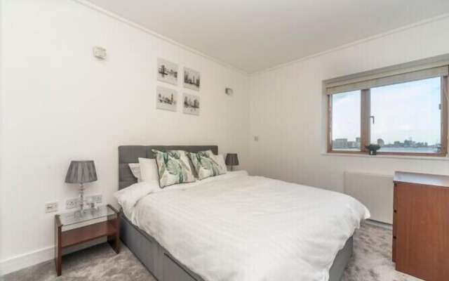 Riverside Stunning Flat In London Close To The O2