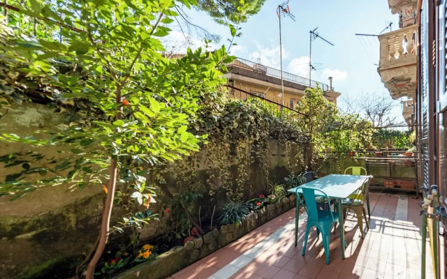 Charming apt with Garden in Castelletto